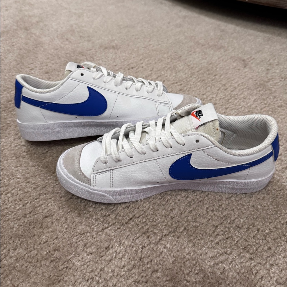Nike White and Blue Retro-Inspired Sneakers